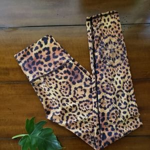 🌺TEEKI Cheetah design Yoga Pants